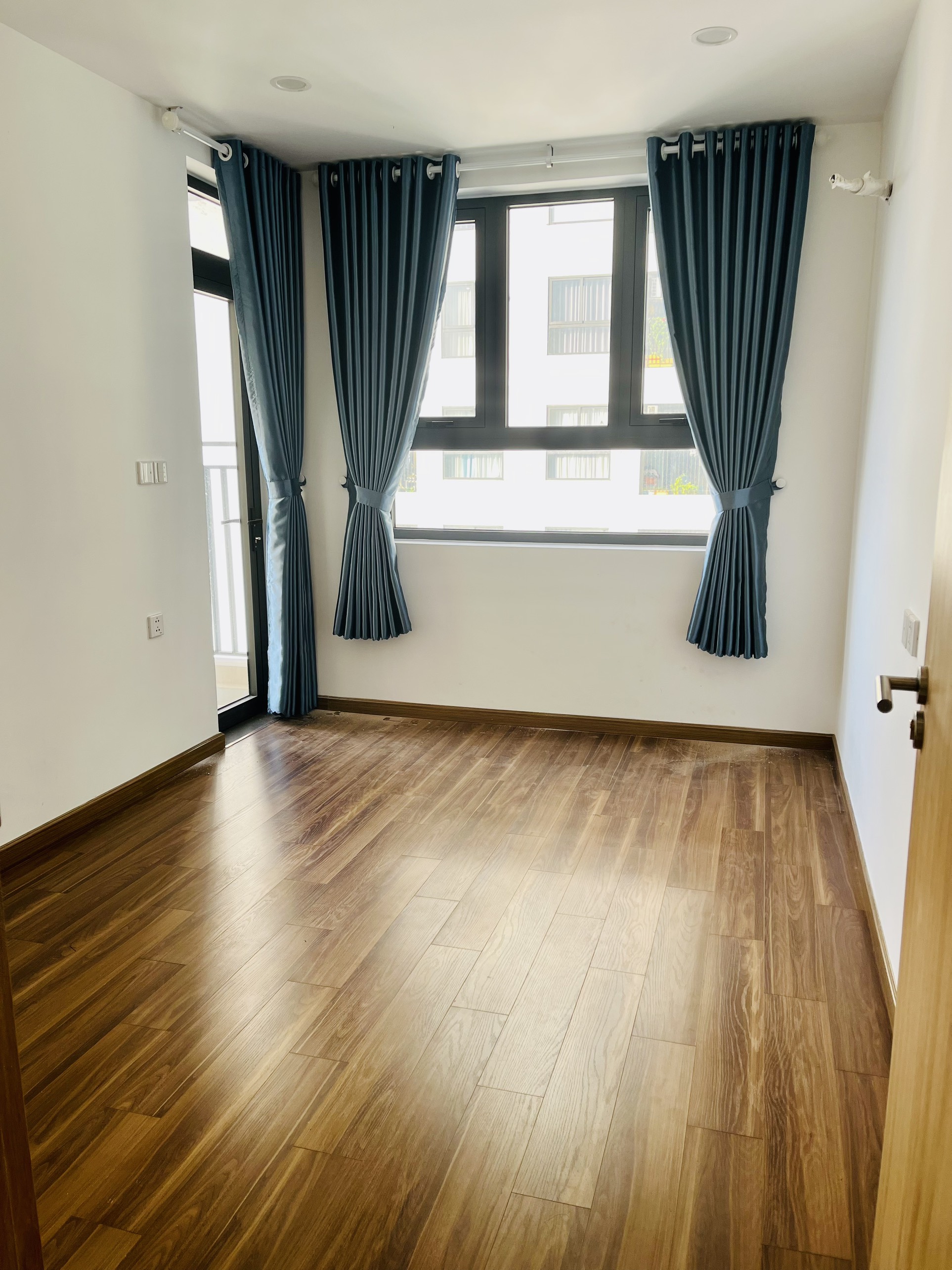 Chủ kẹt tiền bán căn 2pn2wc 72m2 cc the eastgate view landmark 81 giá chốt nhanh 2,380tỷ. lh: 0938434950