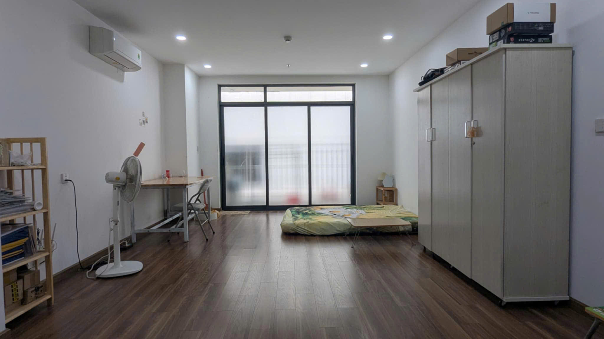 Cho thuê căn hộ studio the eastagte có sẵn full nội thất giá 5,5tr ở ngay
